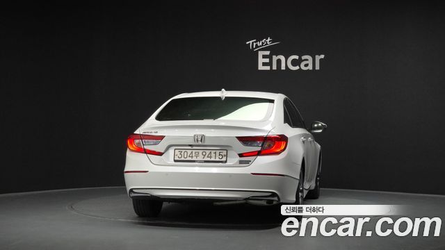 Honda Accord 2.0 Hybrid Touring — пробег 53 082 км — фото 4 из 5