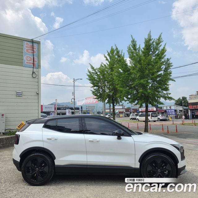 Volvo EX30 из Кореи Encar