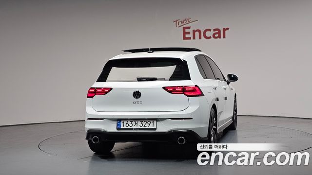 Volkswagen Golf 2.0 GTI — пробег 8 763 км — фото 4 из 5