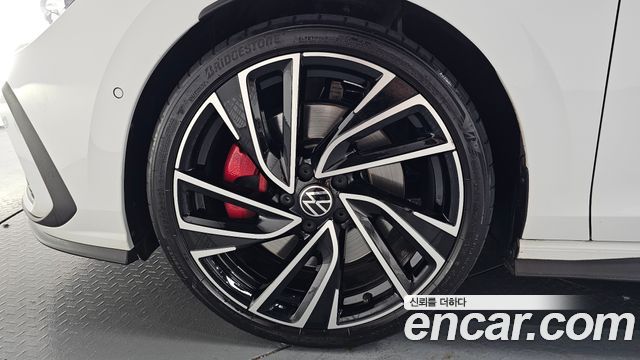 Volkswagen Golf 2.0 GTI — пробег 8 763 км — фото 5 из 5