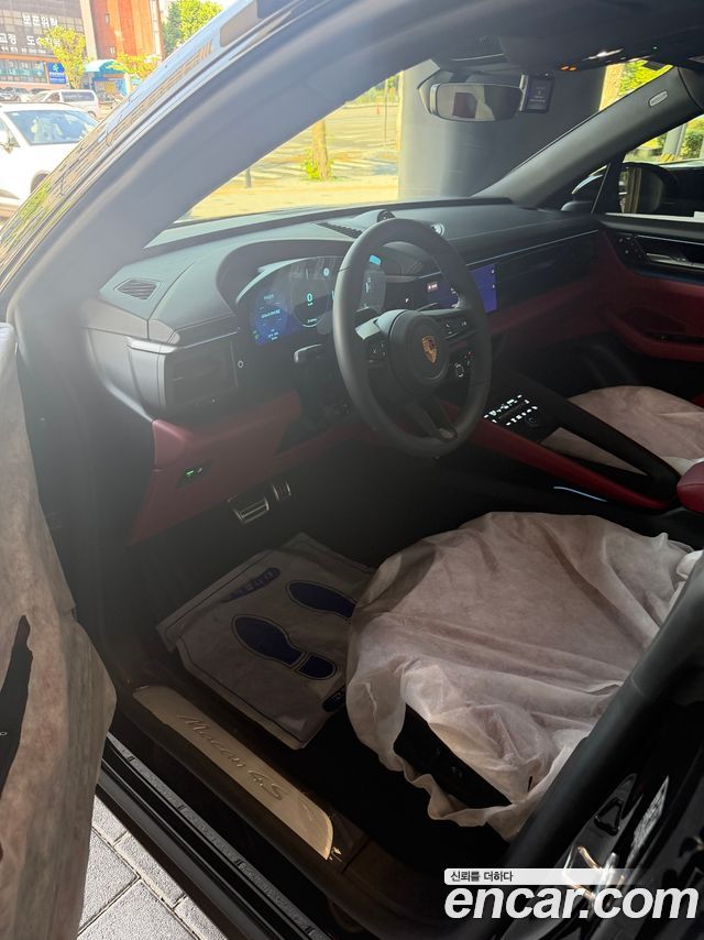 Porsche Macan 4S — пробег 1 200 км — фото 5 из 5
