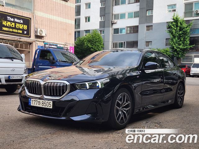 BMW 5-Series 520i M Sport — пробег 51 000 км — фото 2 из 5