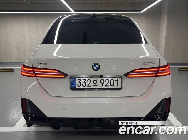 BMW 5-Series 530i xDrive M Sport — пробег 982 км — фото 5 из 5