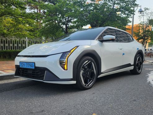 Kia EV4 Long Range 2WD Earth — пробег 726 км — фото 2 из 5