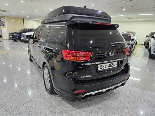Kia Carnival 9-Seater Hi-Limousine Noblesse Special — пробег 235 376 км — фото 3 из 5