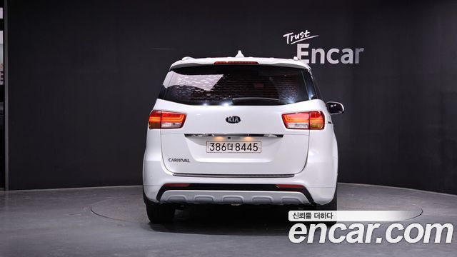 Kia Carnival из Кореи Encar