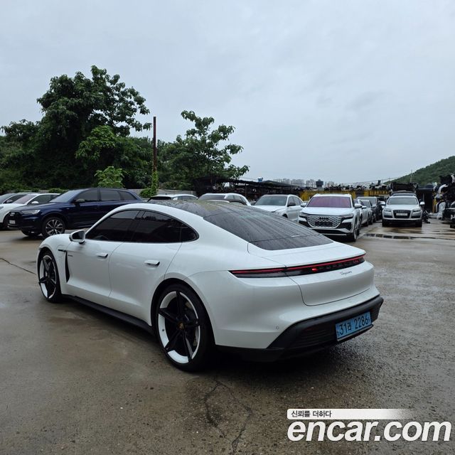 Porsche Taycan из Кореи Encar