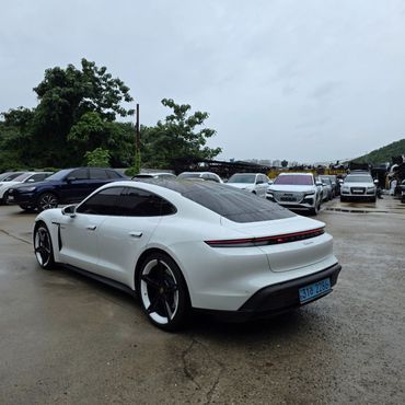 Porsche Taycan Base — пробег 55 797 км — фото 4 из 5