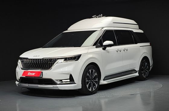 Kia Carnival Gasoline 9-Seater Hi-Limousine Signature — пробег 94 403 км — фото 1 из 5