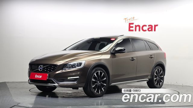 Volvo V60 T5 AWD — пробег 123 905 км — фото 3 из 5