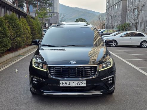 Kia Carnival 9-Seater Noblesse Special — пробег 93 653 км — фото 1 из 5