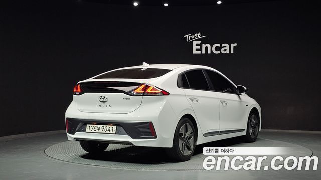 Hyundai Ioniq из Кореи Encar