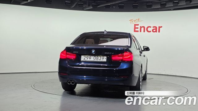 BMW 3-Series 320d xDrive — пробег 93 546 км — фото 4 из 5