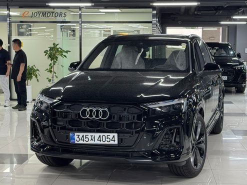 Audi Q7 55 TFSI Quattro Premium — пробег 13 км — фото 1 из 5