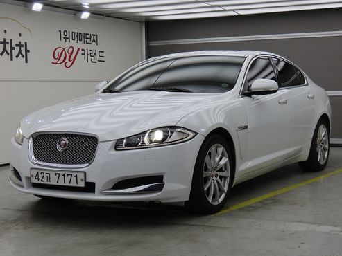 Jaguar XF 2.2D Premium X250 — пробег 112 292 км — фото 1 из 5
