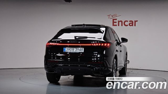 Audi Q5 40 TFSI 콰트로 S Line Sportback — пробег 35 км — фото 4 из 5