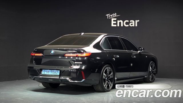 BMW i7 xDrive 60 M sport — пробег 105 525 км — фото 2 из 5