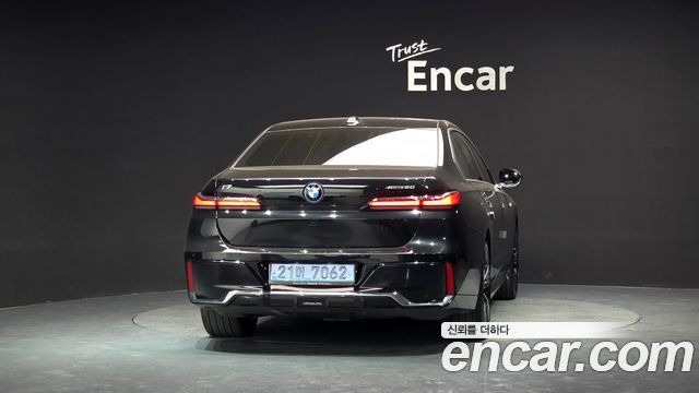 BMW i7 xDrive 60 M sport — пробег 105 525 км — фото 4 из 5