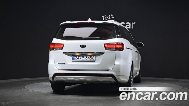 Kia Carnival из Кореи Encar
