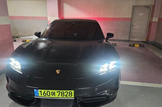 Porsche Taycan Base 4 — пробег 13 000 км — фото 3 из 5