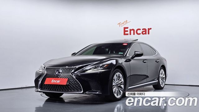 Lexus LS 3.5 Platinum AWD — пробег 141 116 км — фото 1 из 5