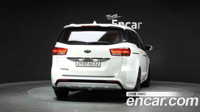Kia Carnival из Кореи Encar