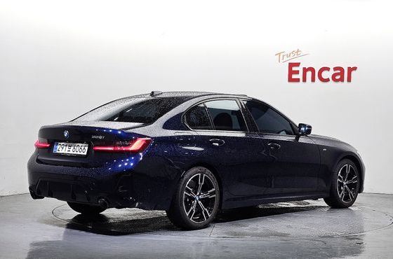 BMW 3-Series 320i M Sport — пробег 10 044 км — фото 2 из 5