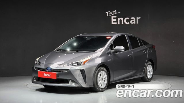Toyota Prius 1.8 — пробег 44 375 км — фото 1 из 5