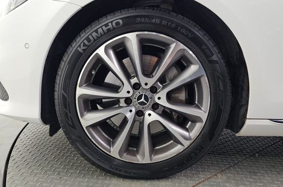 Mercedes-Benz E-Class E300 4MATIC Avnatgarde — пробег 78 430 км — фото 5 из 5