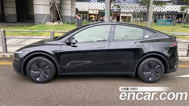 Tesla Model Y Premium RWD — пробег 3 014 км — фото 4 из 5