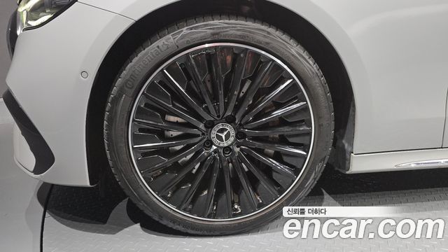Mercedes-Benz E-Class E300 4MATIC AMG Line Premiere Special — пробег 16 457 км — фото 5 из 5