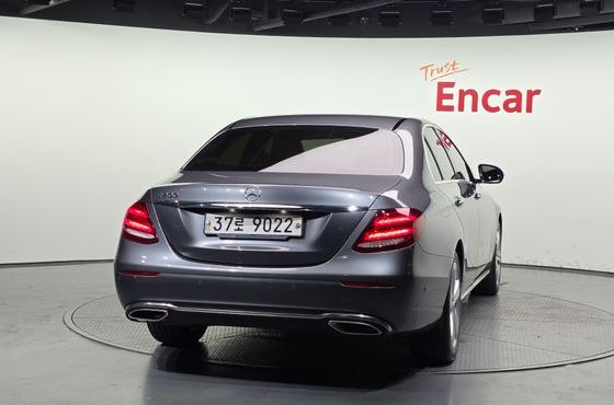 Mercedes-Benz E-Class E200 Avantgarde — пробег 93 365 км — фото 4 из 5
