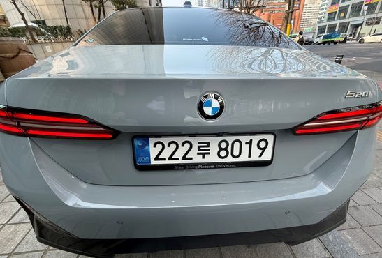 BMW 5-Series 520i M Sport — пробег 1 500 км — фото 5 из 5