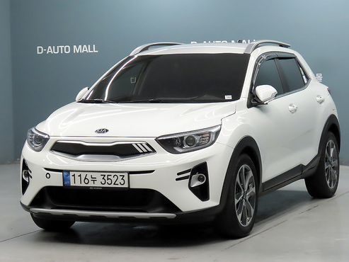Kia Stonic 1.4 Prestige — пробег 32 000 км — фото 1 из 5