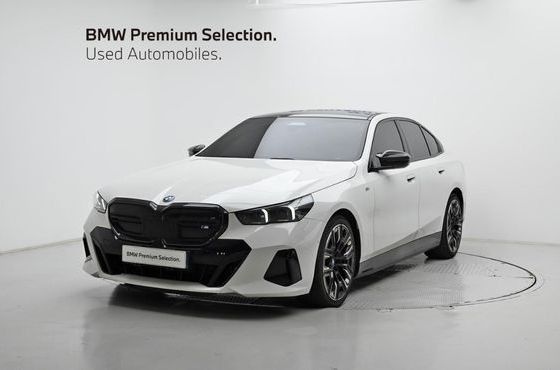 BMW i5 M60 xDrive — пробег 34 105 км — фото 1 из 5