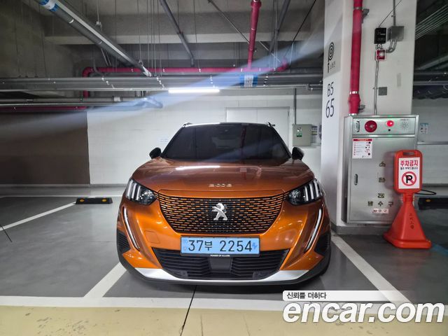 Peugeot 2008 EV GT — пробег 11 489 км — фото 1 из 5