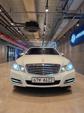 Mercedes-Benz E-Class E300 Elegance — пробег 90 000 км — фото 1 из 5
