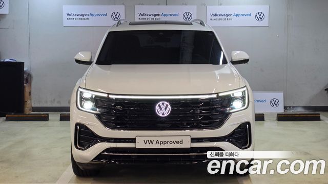 Volkswagen Atlas 2.0 TSI R-LINE 7-Seater — пробег 10 489 км — фото 1 из 5