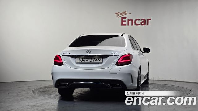 Mercedes-Benz C-Class C300e 4MATIC AMG Line — пробег 94 709 км — фото 4 из 5