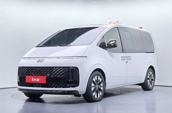 Hyundai Staria 4WD Lounge 7-Seater Inspiration — пробег 12 458 км — фото 1 из 5