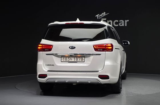Kia Carnival 9-Seater Luxury — пробег 109 773 км — фото 4 из 5