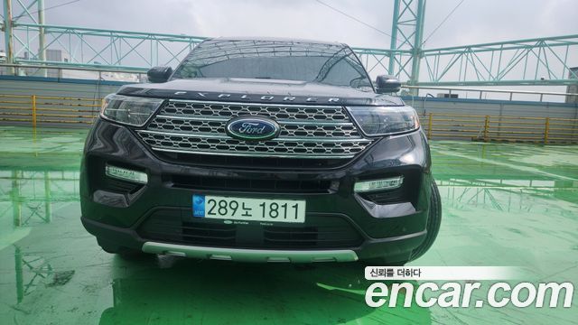 Ford Explorer 2.3 LimIted 4WD — пробег 50 095 км — фото 1 из 5
