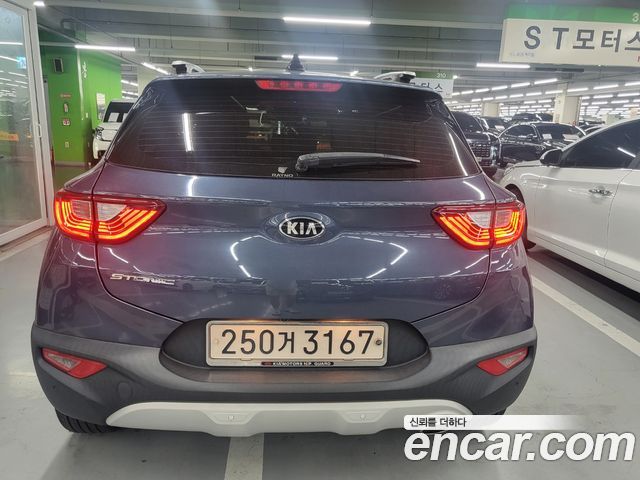 Kia Stonic из Кореи Encar