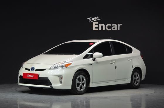 Toyota Prius 1.8 — пробег 125 801 км — фото 1 из 5