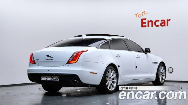 Jaguar XJ 3.0D Premium Luxury LWB X351 — пробег 120 135 км — фото 2 из 5