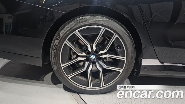 BMW i7 из Кореи Encar