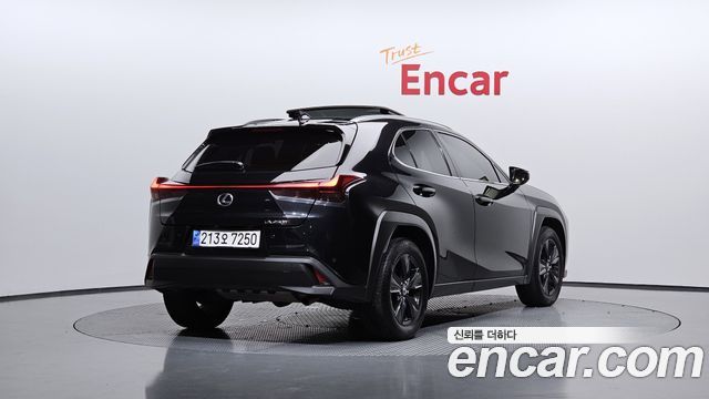 Lexus UX 2.0 2WD — пробег 38 328 км — фото 2 из 5