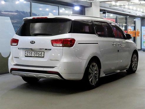 Kia Carnival 7-seater Limousine VIP — пробег 113 382 км — фото 4 из 5