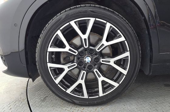 BMW X1 xDrive 20i M Sport — пробег 83 925 км — фото 5 из 5