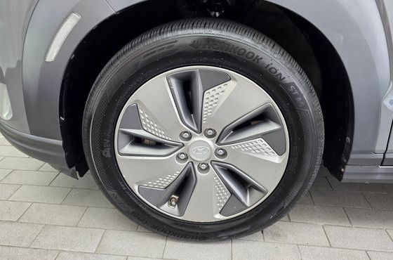 Hyundai Kona Premium — пробег 77 715 км — фото 5 из 5